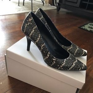 Sz 8.5 Calvin Klein Pumps